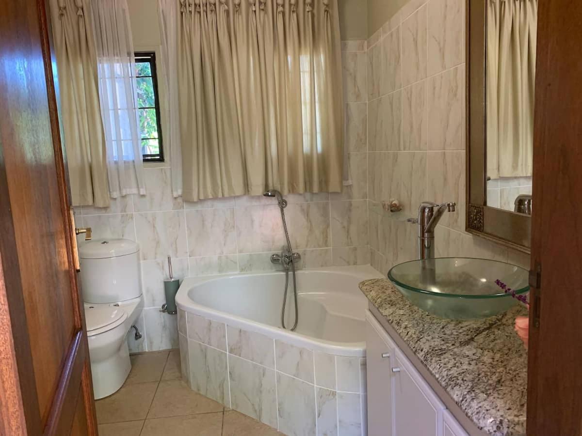 Mountain Rose Guesthouse Louis Trichardt Esterno foto