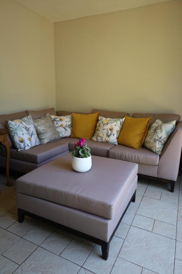 Mountain Rose Guesthouse Louis Trichardt Esterno foto