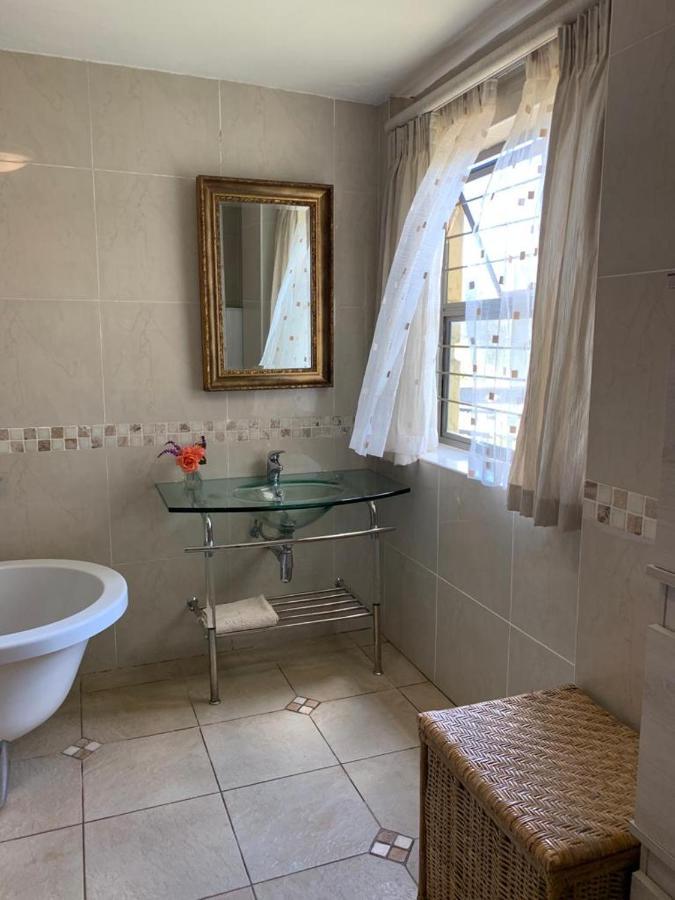 Mountain Rose Guesthouse Louis Trichardt Esterno foto